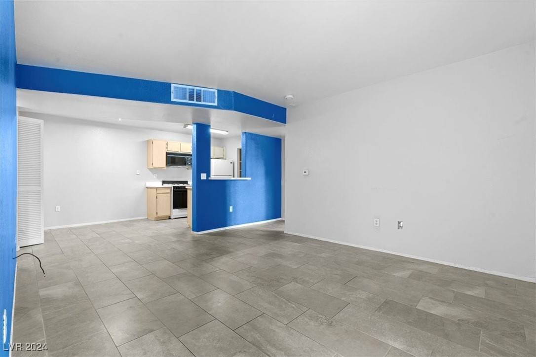 Henderson, NV 89014,2120 Ramrod AVE #114