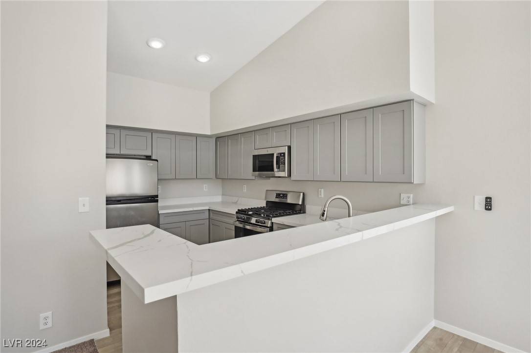 Las Vegas, NV 89149,4811 Black Bear RD #201