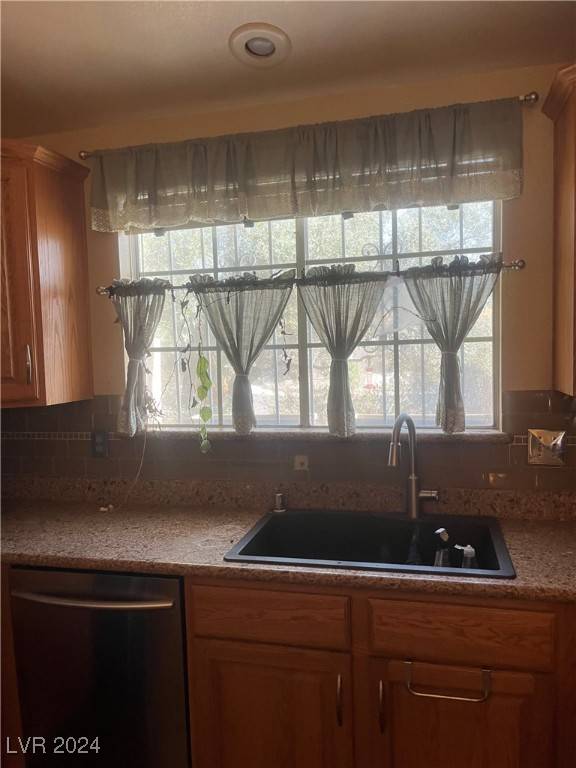 Las Vegas, NV 89106,1833 Crystal Chimes DR