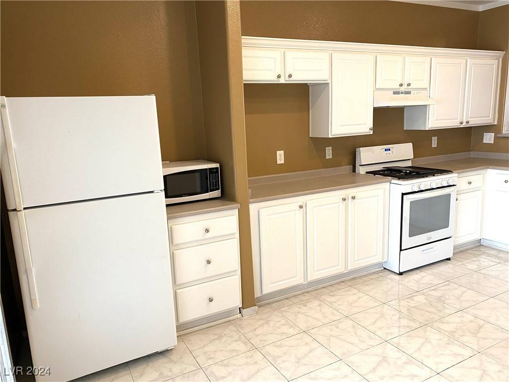 Las Vegas, NV 89139,7451 Grizzly Giant ST