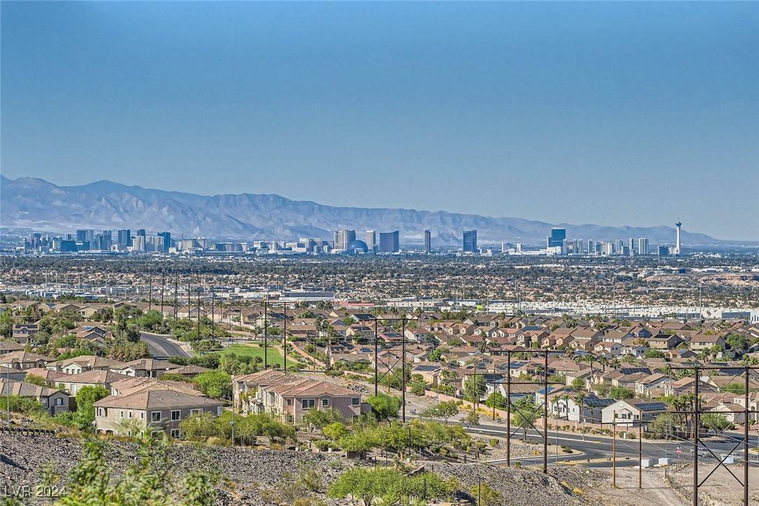 Henderson, NV 89012,198 Shaded Canyon DR