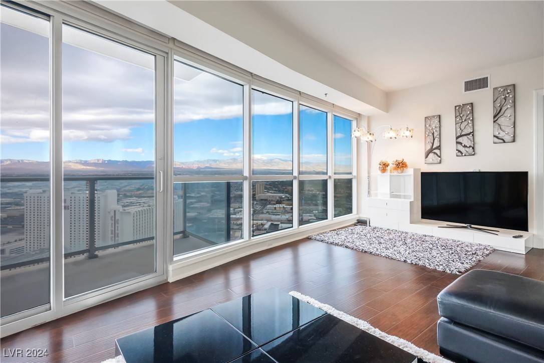 Las Vegas, NV 89109,2700 Las Vegas BLVD #3708