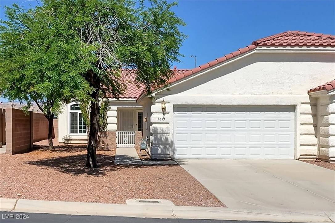 Las Vegas, NV 89113,5643 White Dune ST