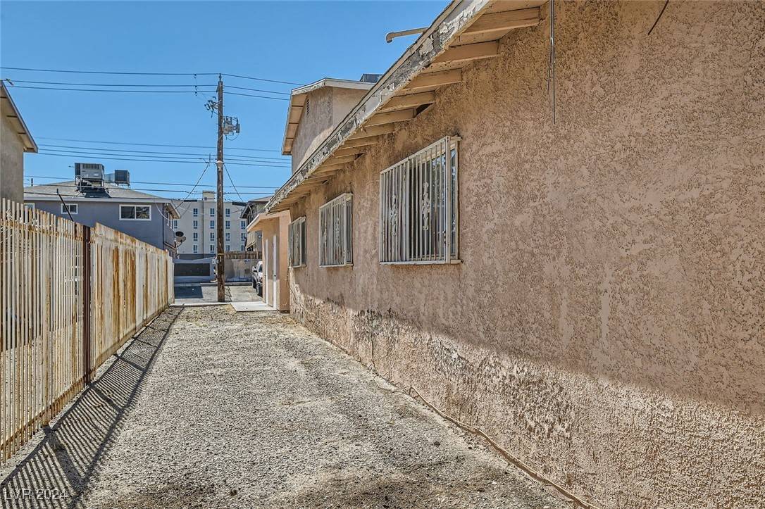 Las Vegas, NV 89119,529 McKellar CIR