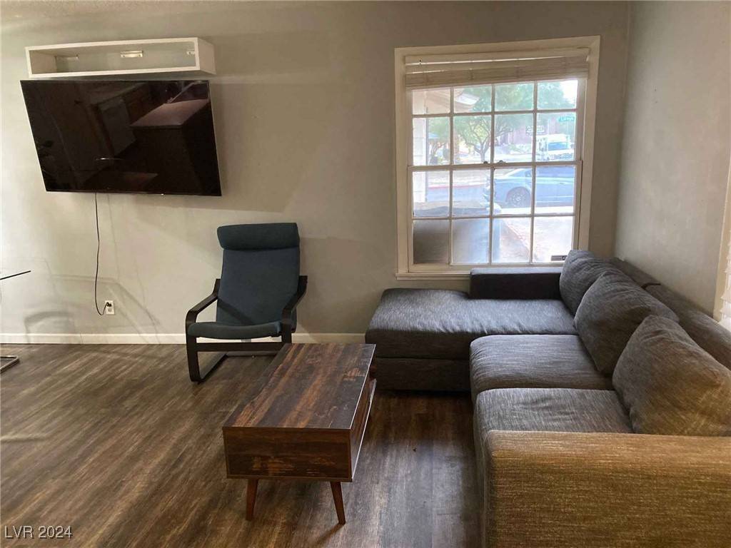 Las Vegas, NV 89119,1300 Lorilyn AVE #3