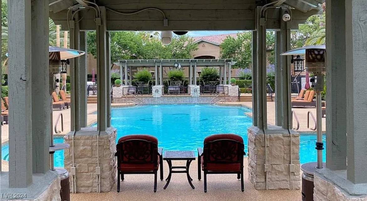 Las Vegas, NV 89128,8721 Red Brook DR #203