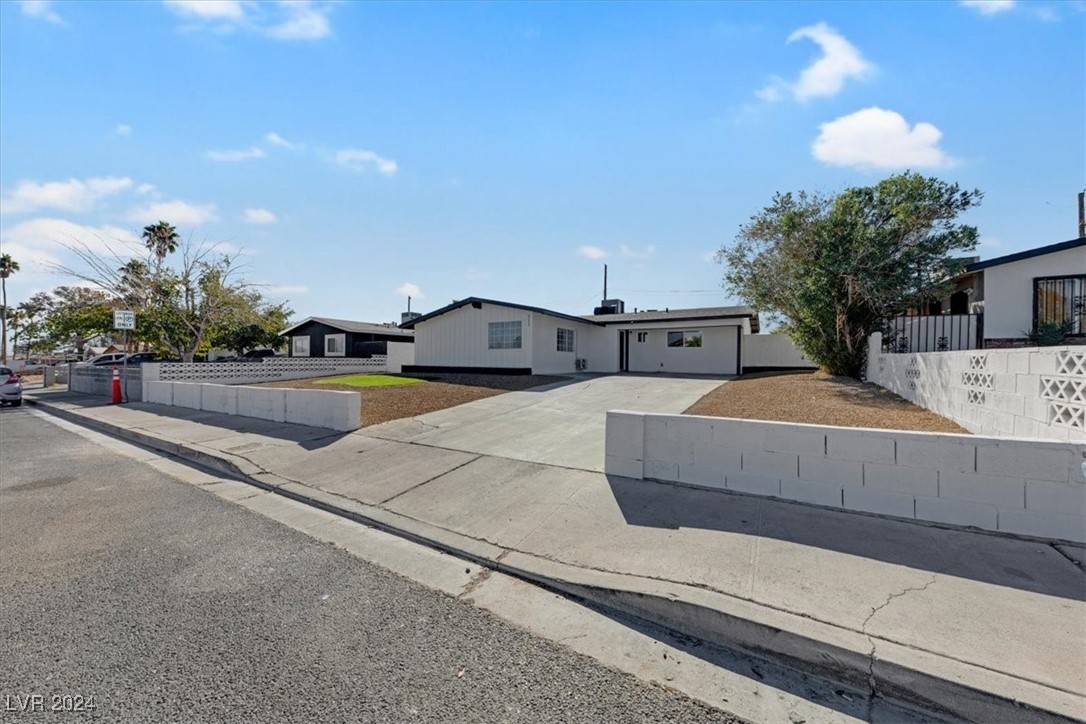 Las Vegas, NV 89107,5117 Alta DR