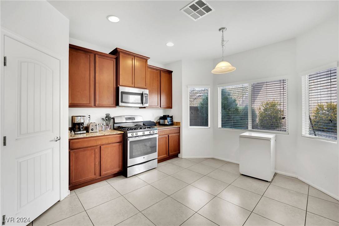 Las Vegas, NV 89147,8212 Minots Ledge AVE