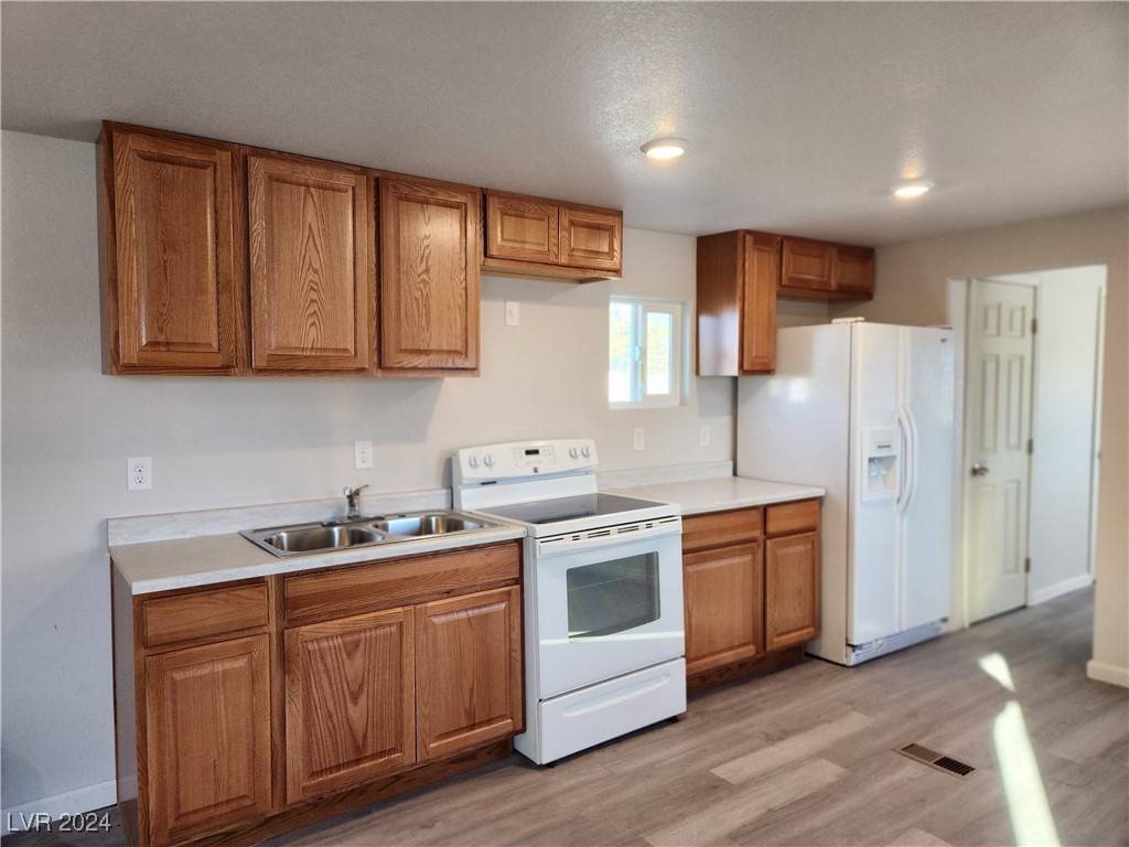 Pahrump, NV 89060,1080 Shady LN