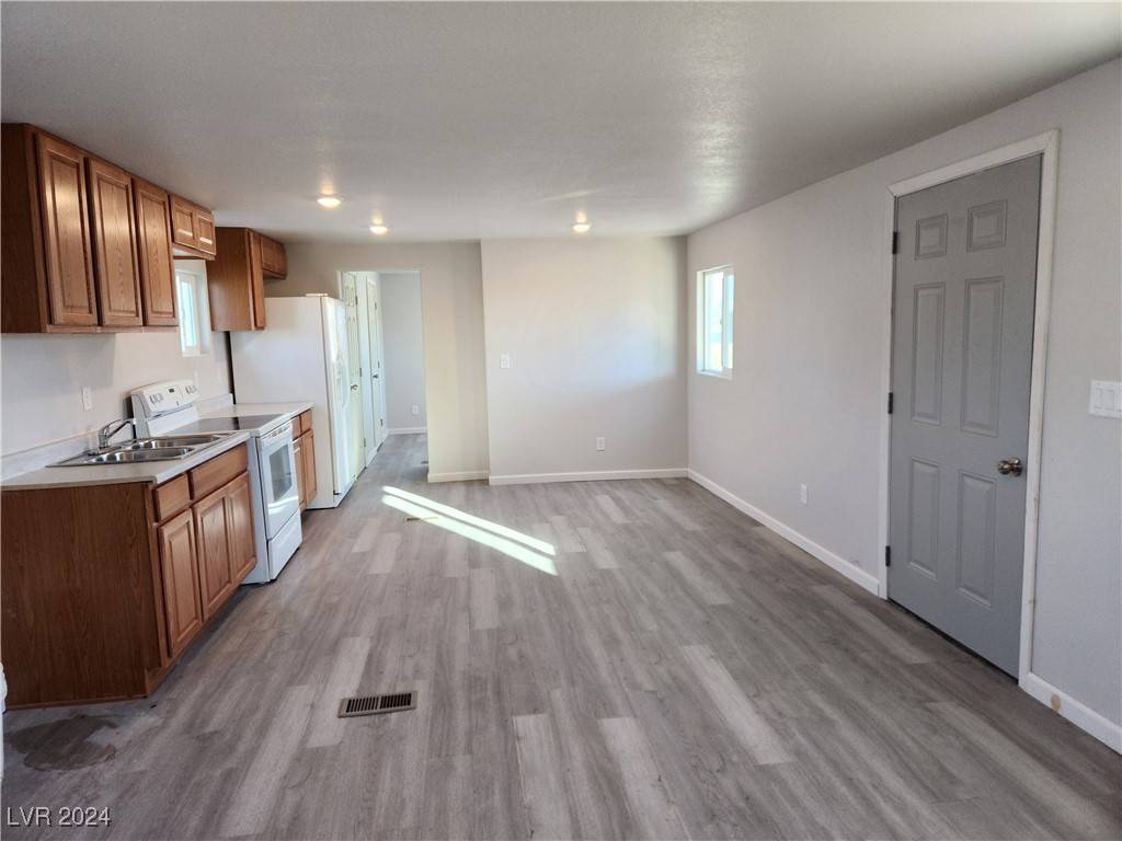 Pahrump, NV 89060,1080 Shady LN