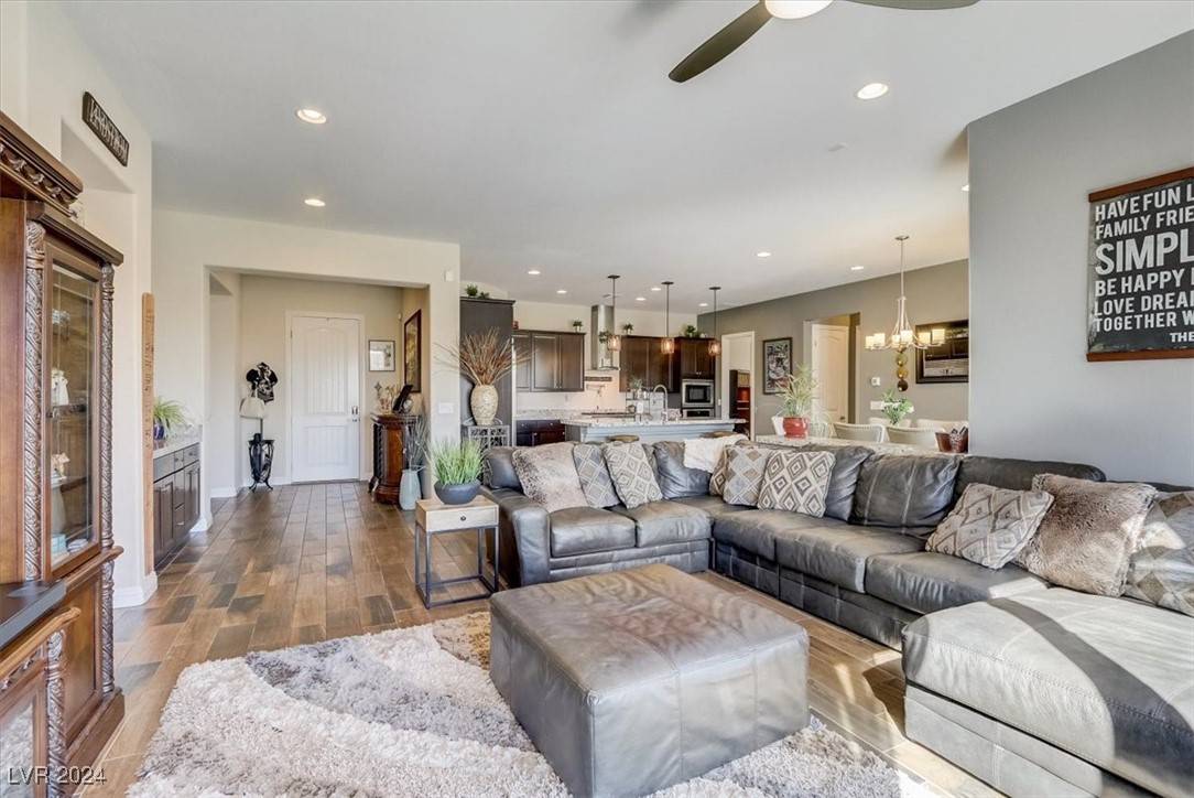 Las Vegas, NV 89178,9422 Rose Willow CT