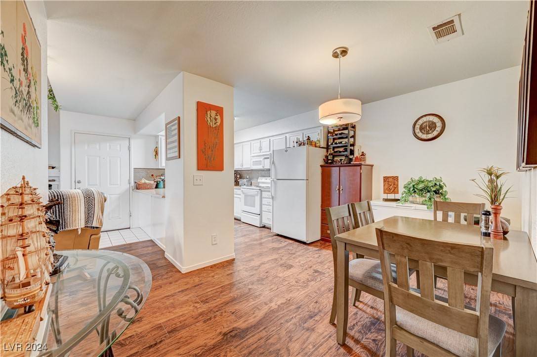 Las Vegas, NV 89121,2725 S Nellis BLVD #2108