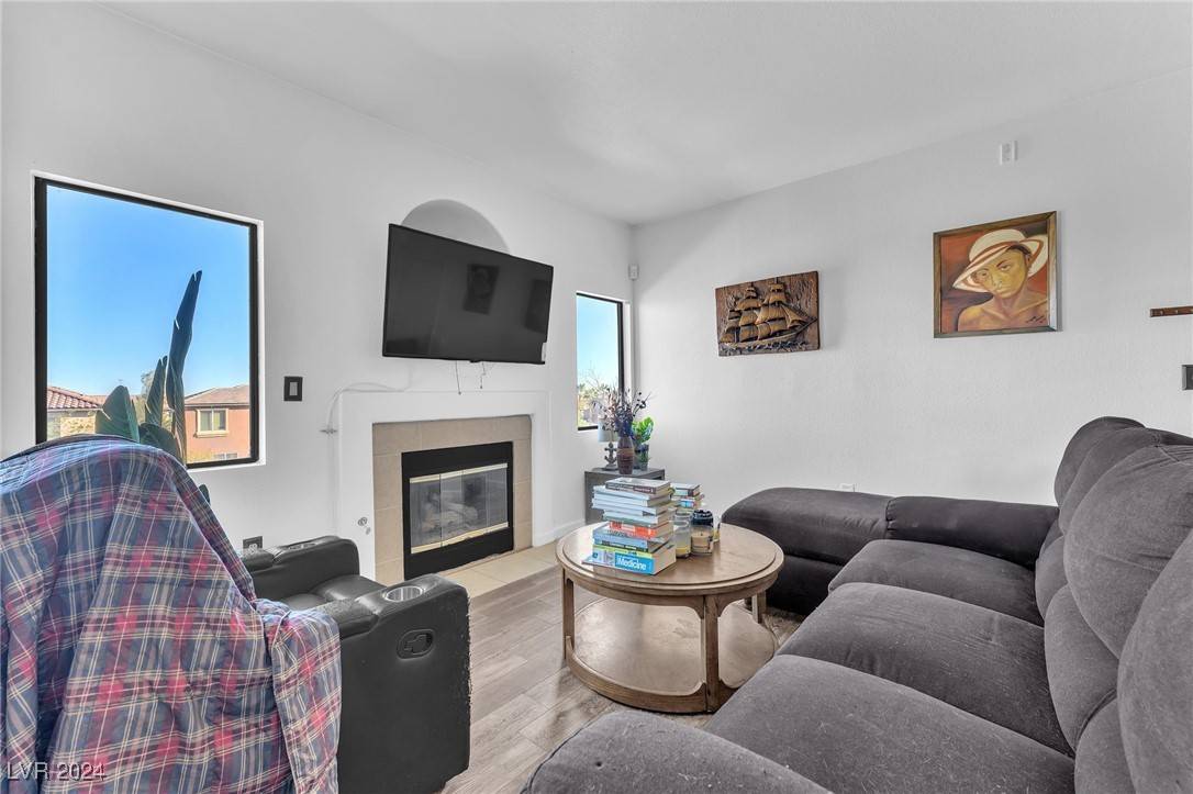 Las Vegas, NV 89166,8250 N Grand Canyon DR #2076