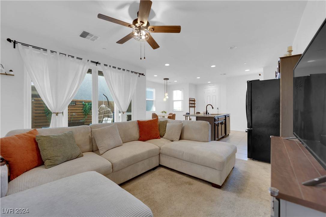 Henderson, NV 89011,734 Last Dance PL