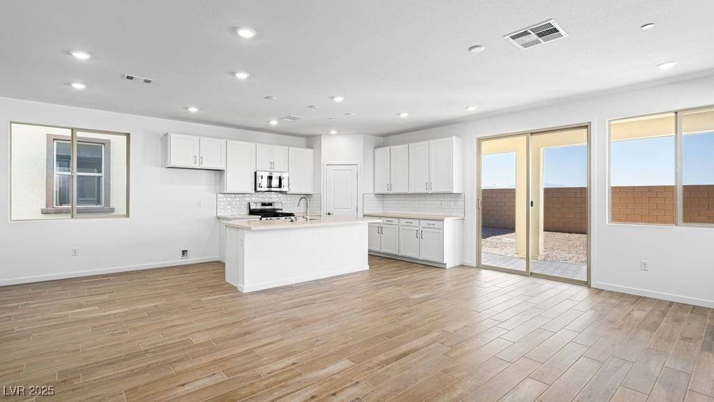 Henderson, NV 89015,657 N Water ST