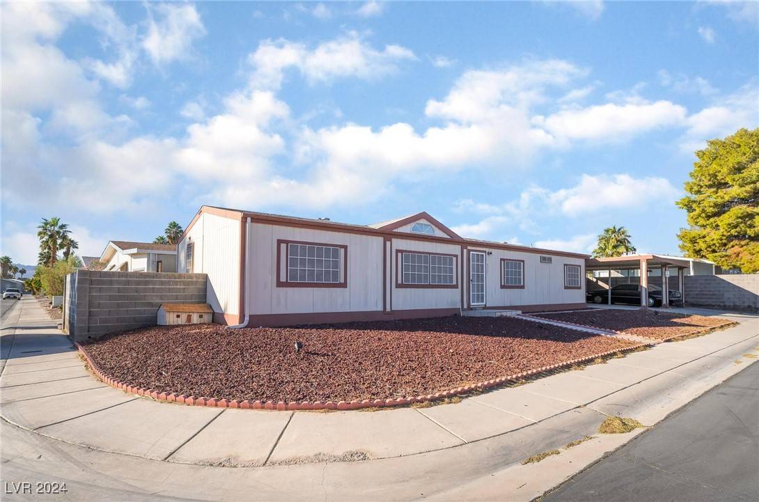 Las Vegas, NV 89122,4527 Stemrose WAY