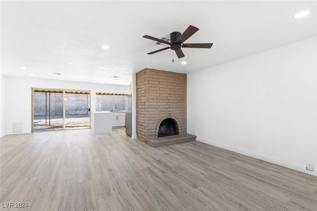 Las Vegas, NV 89107,301 Horn ST