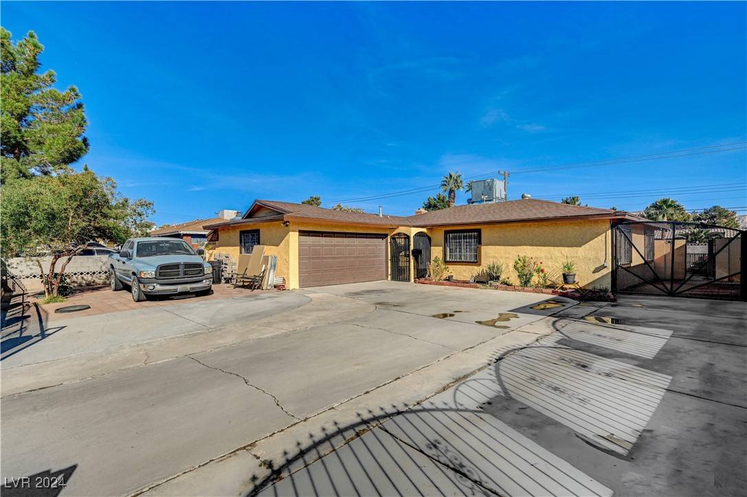 Las Vegas, NV 89110,208 Prince LN