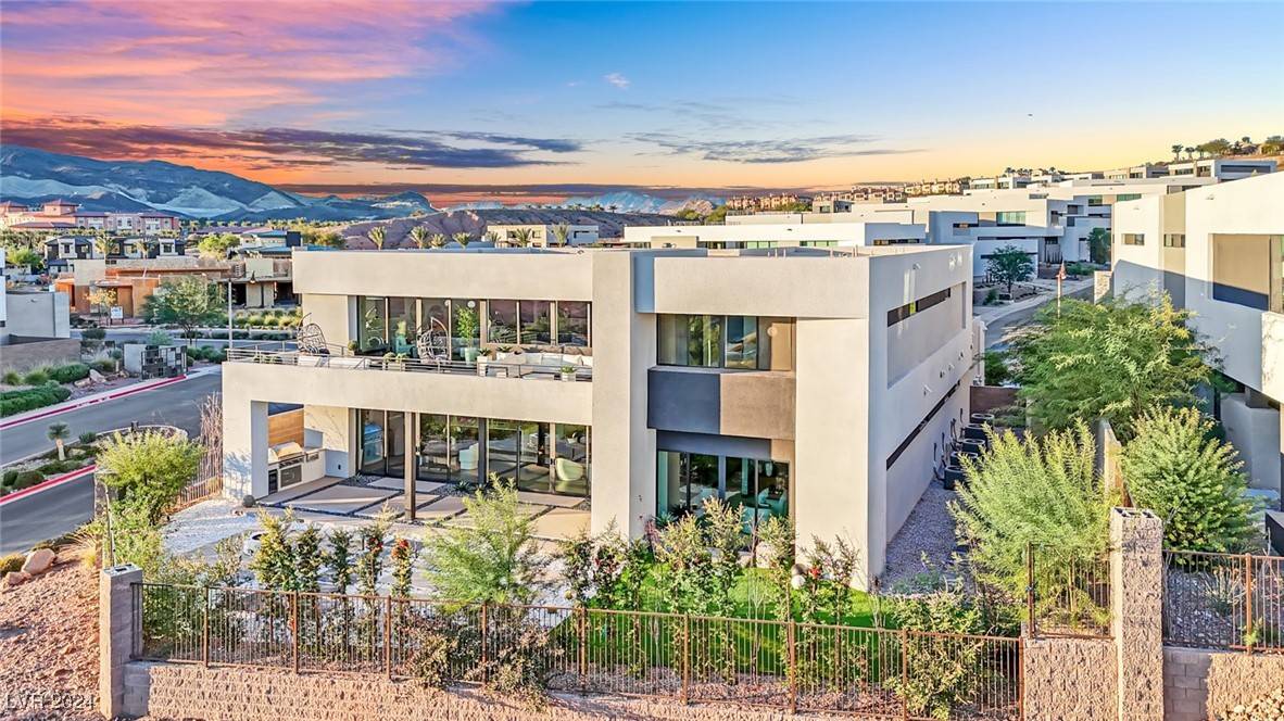 Henderson, NV 89011,28 Rainbow Point PL