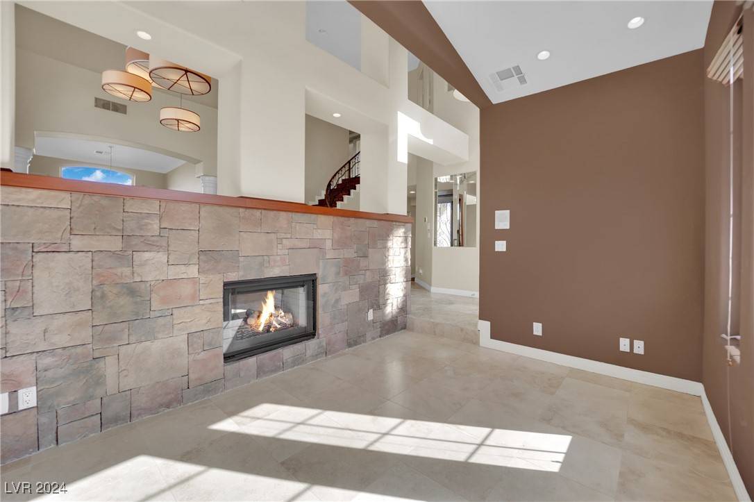 Las Vegas, NV 89128,2812 Lakecrest DR
