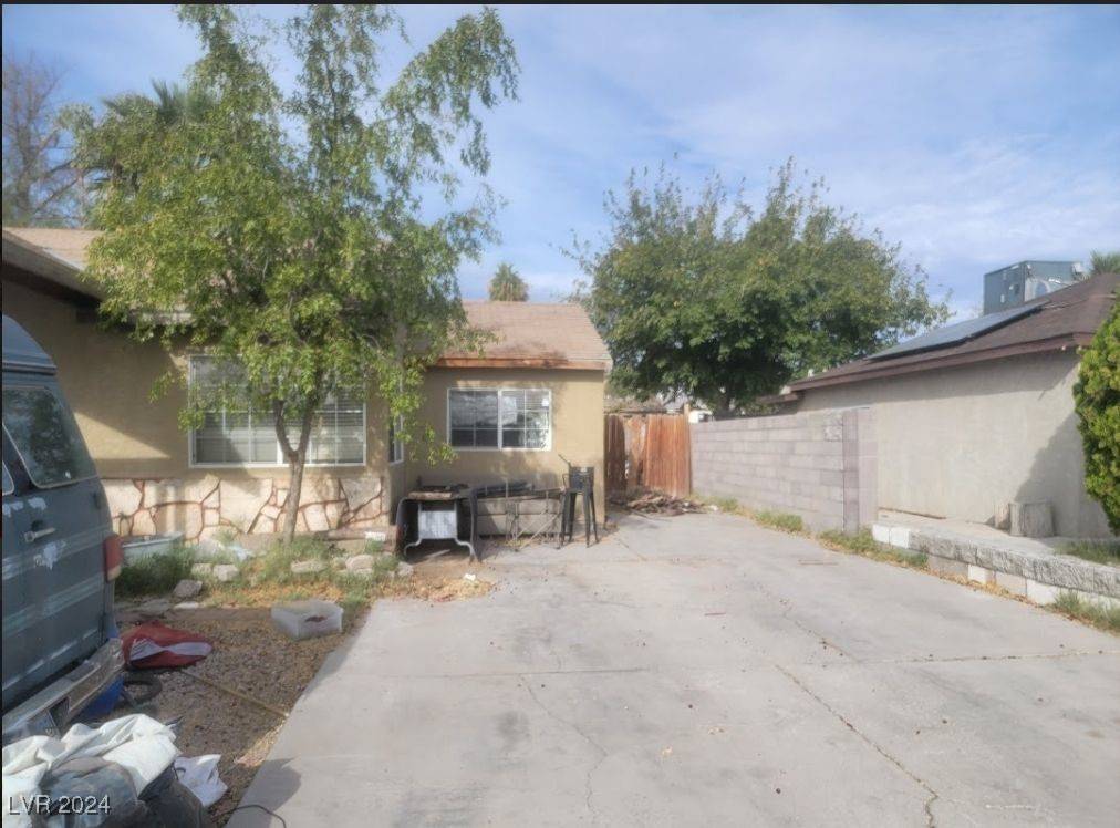 Las Vegas, NV 89101,240 S 16th ST