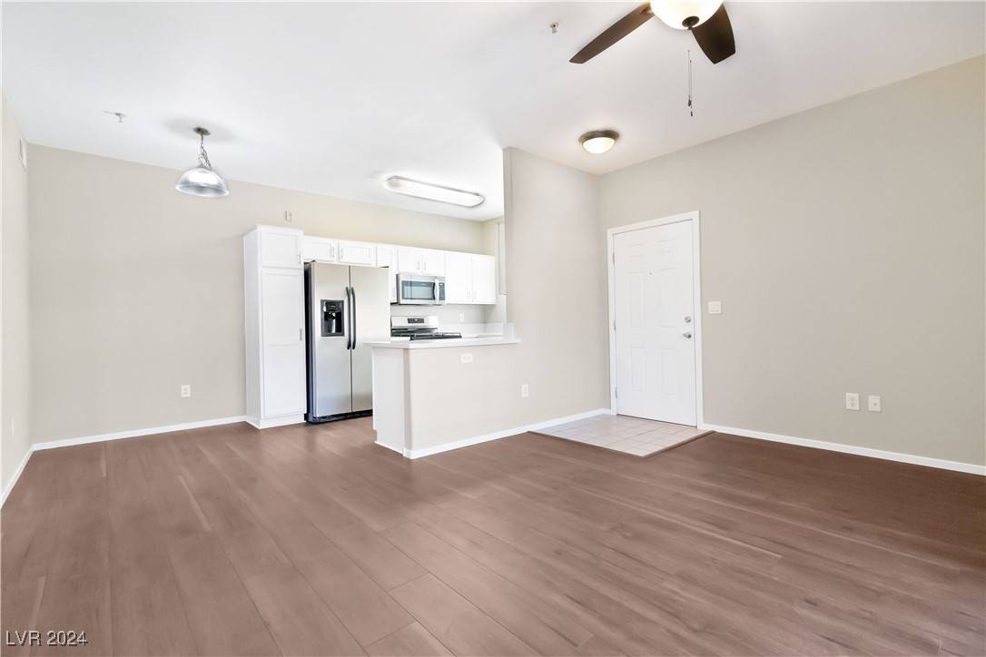 Henderson, NV 89052,2291 W Horizon Ridge Pkwy #4121