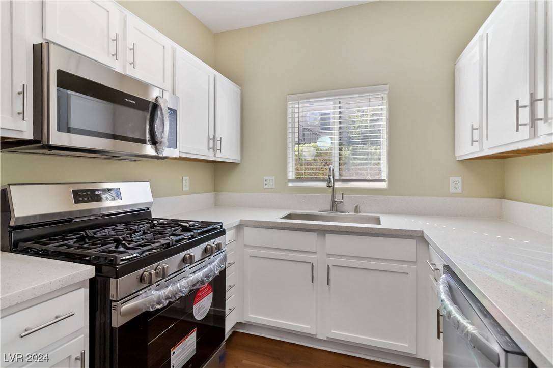 Henderson, NV 89052,2291 W Horizon Ridge Pkwy #4121