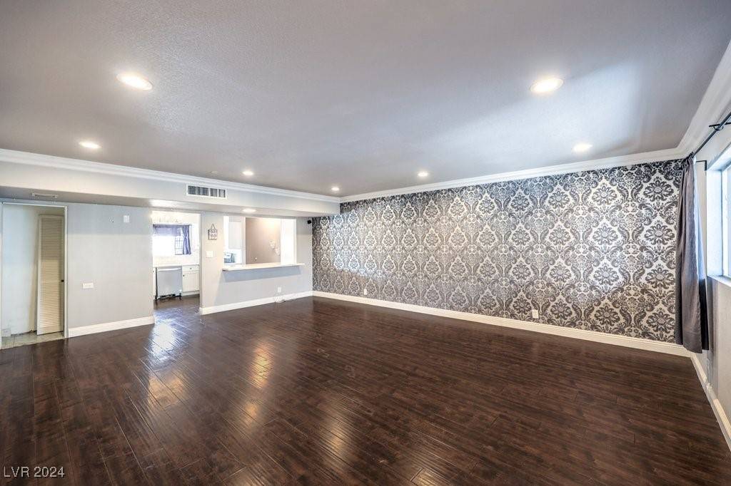 Las Vegas, NV 89109,356 E Desert Inn RD #313