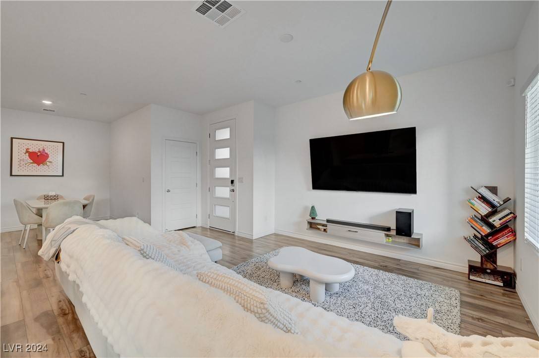 Las Vegas, NV 89138,600 N Carriage Hill DR #1179