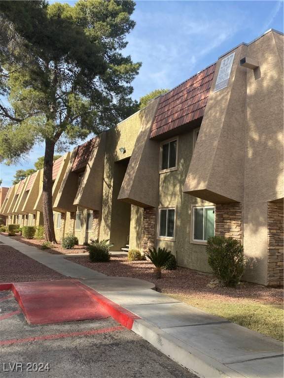 Las Vegas, NV 89103,5317 Indian River DR #295
