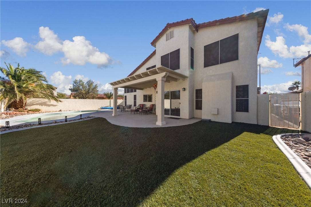 Henderson, NV 89015,936 Clubview DR