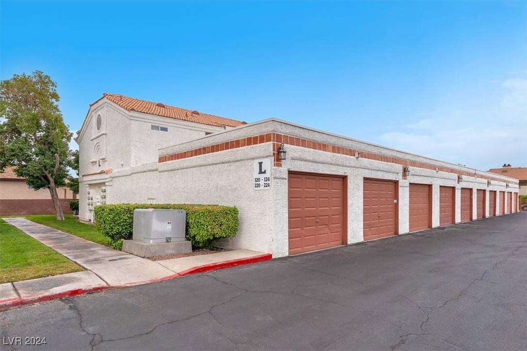 Las Vegas, NV 89146,1800 Edmond ST #223