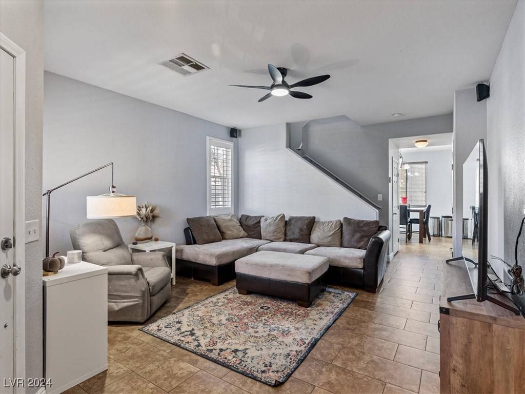 Las Vegas, NV 89113,8124 Lake Geneva CT