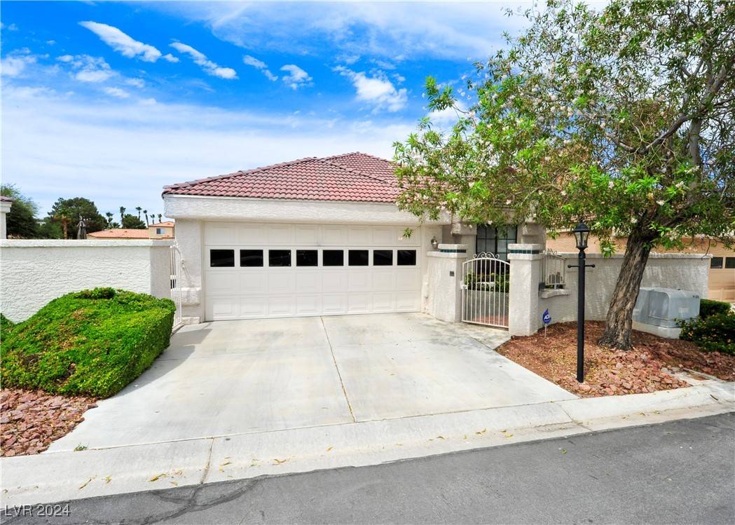 Las Vegas, NV 89149,7268 Drifting River CT