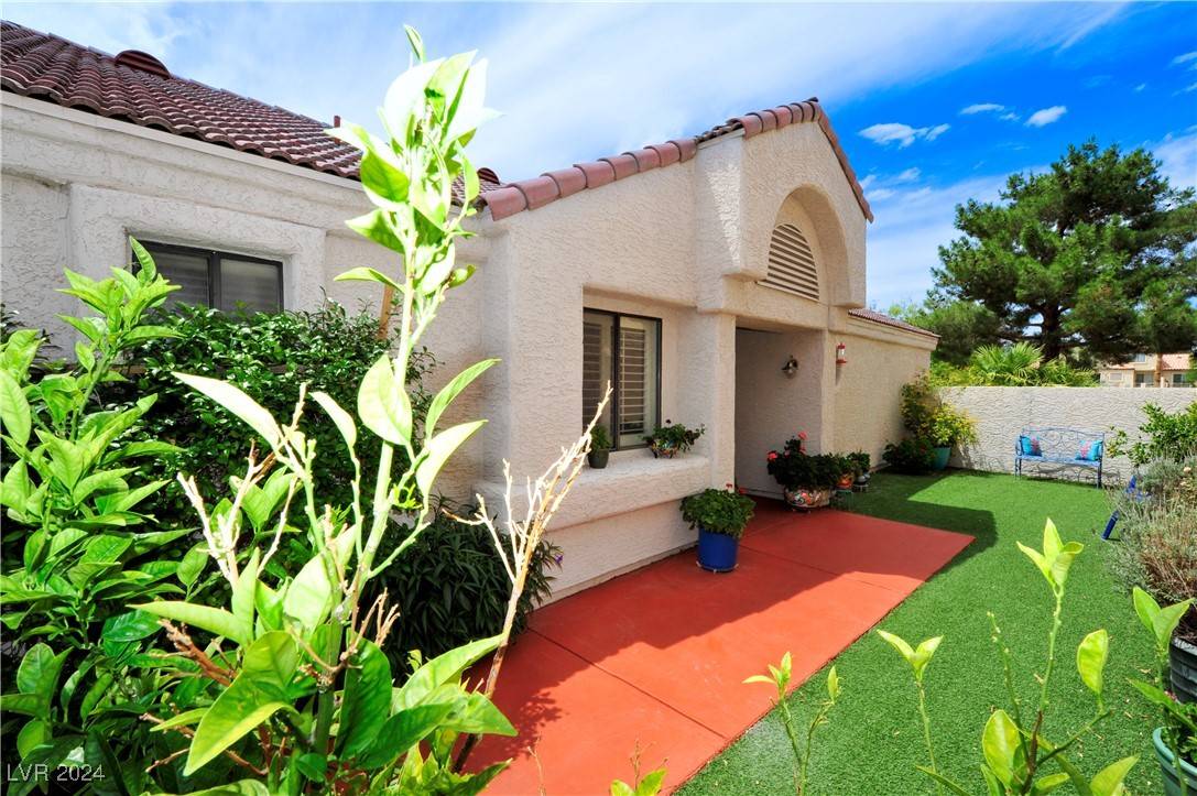 Las Vegas, NV 89149,7268 Drifting River CT