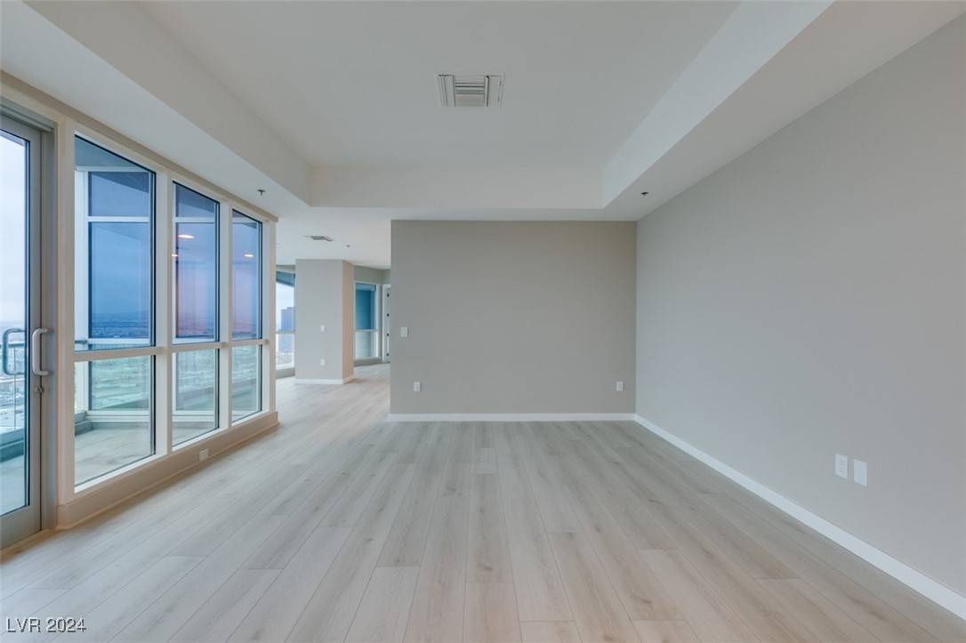 Las Vegas, NV 89103,4525 Dean Martin DR #2704