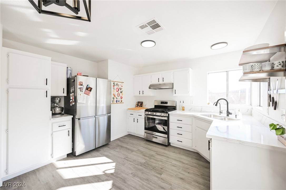 Henderson, NV 89002,549 Sentry AVE