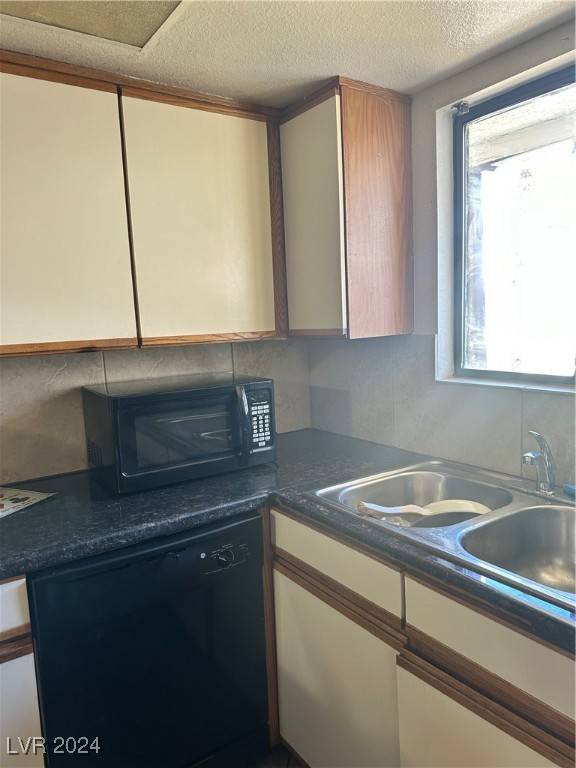 Las Vegas, NV 89169,2080 Karen AVE #50