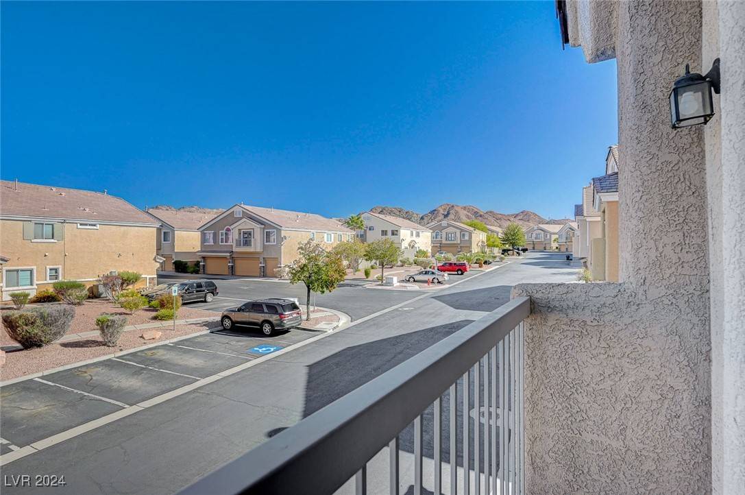 Henderson, NV 89002,2485 April Breeze LN