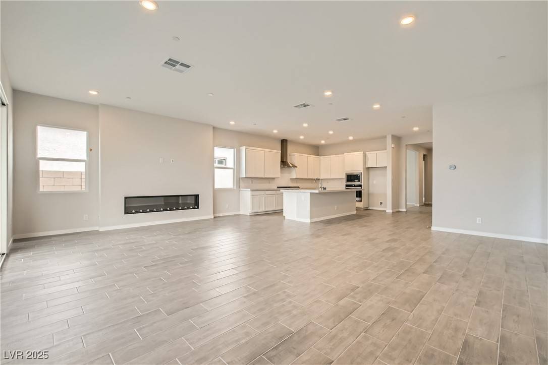 Henderson, NV 89011,853 Bittern Lake ST