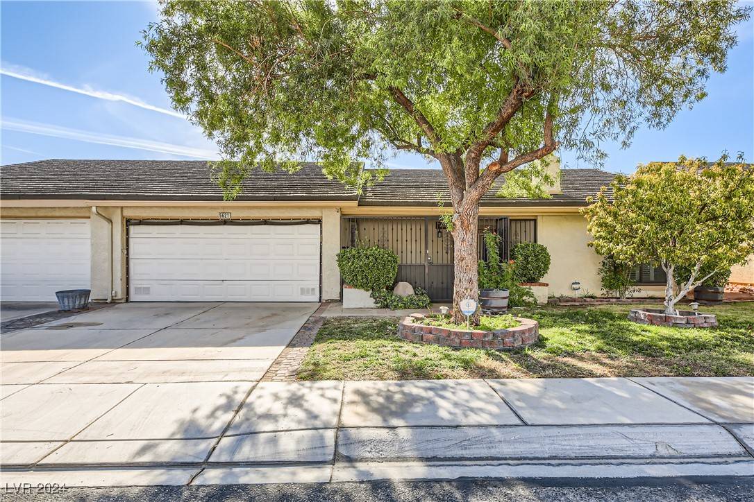 Las Vegas, NV 89107,5621 Roseridge AVE