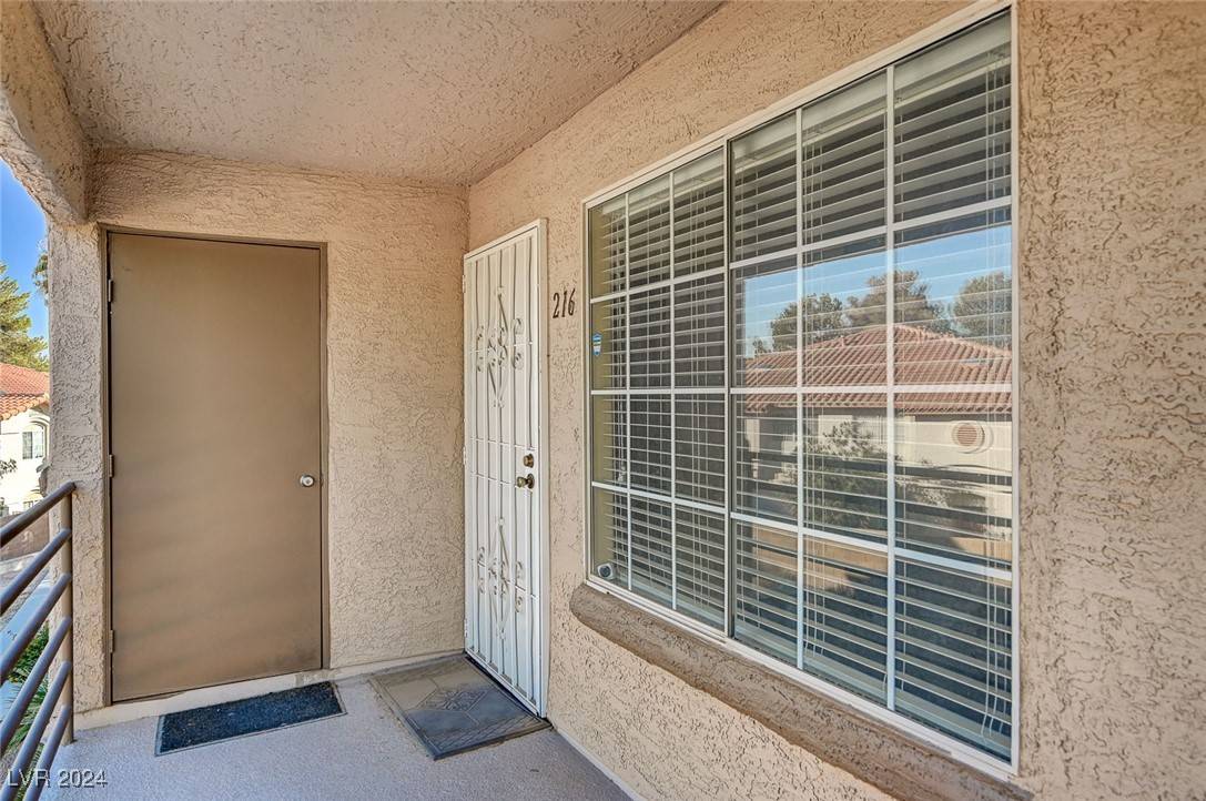 Las Vegas, NV 89117,9070 Spring Mountain RD #216