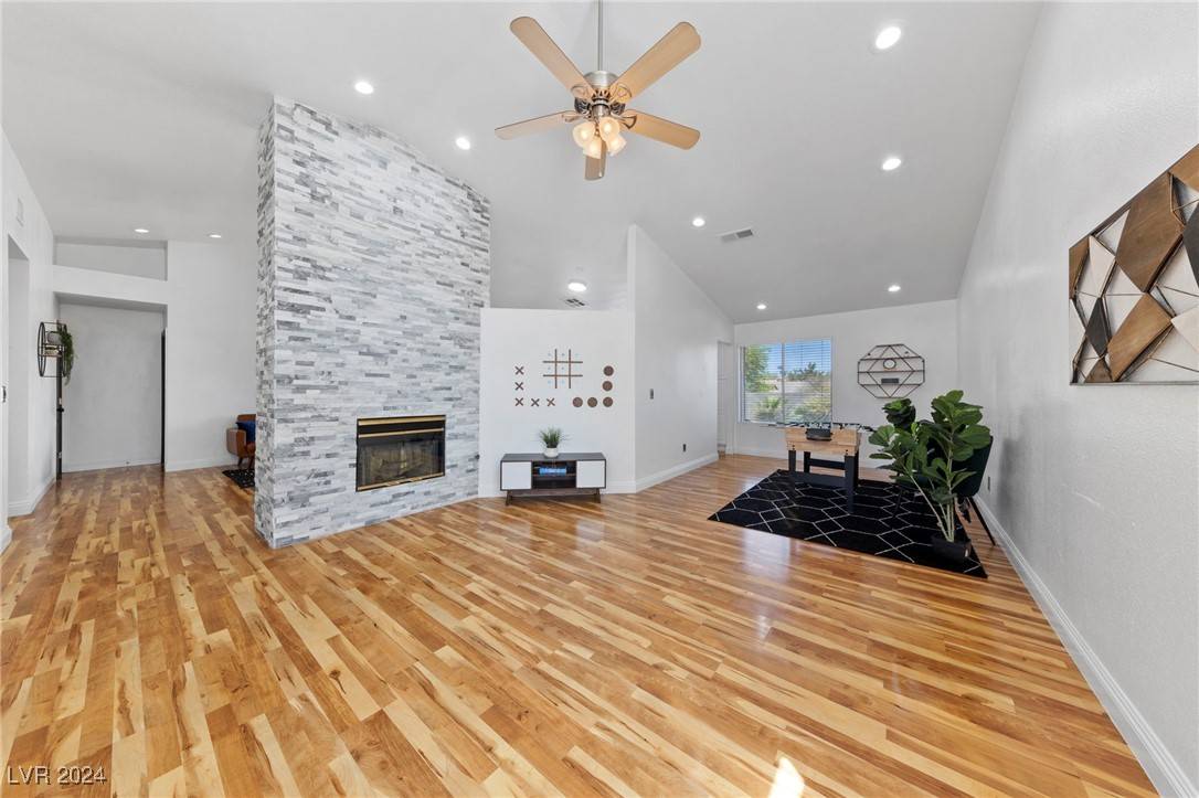 Henderson, NV 89074,2016 Angel Falls DR