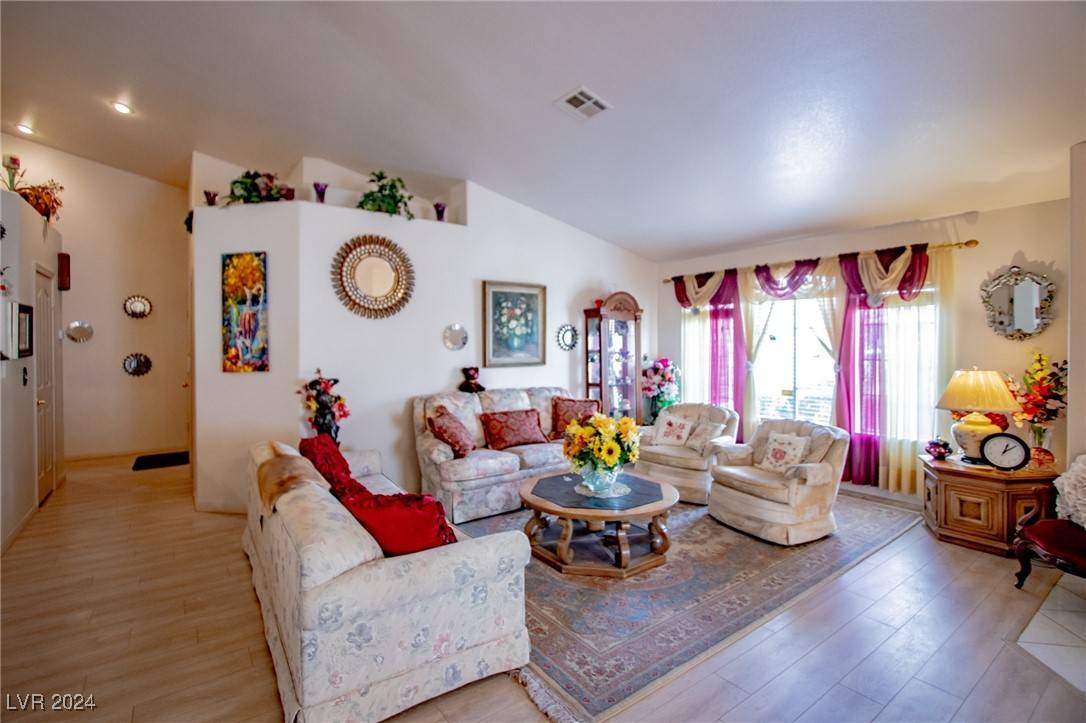Las Vegas, NV 89147,3980 Equinox CT