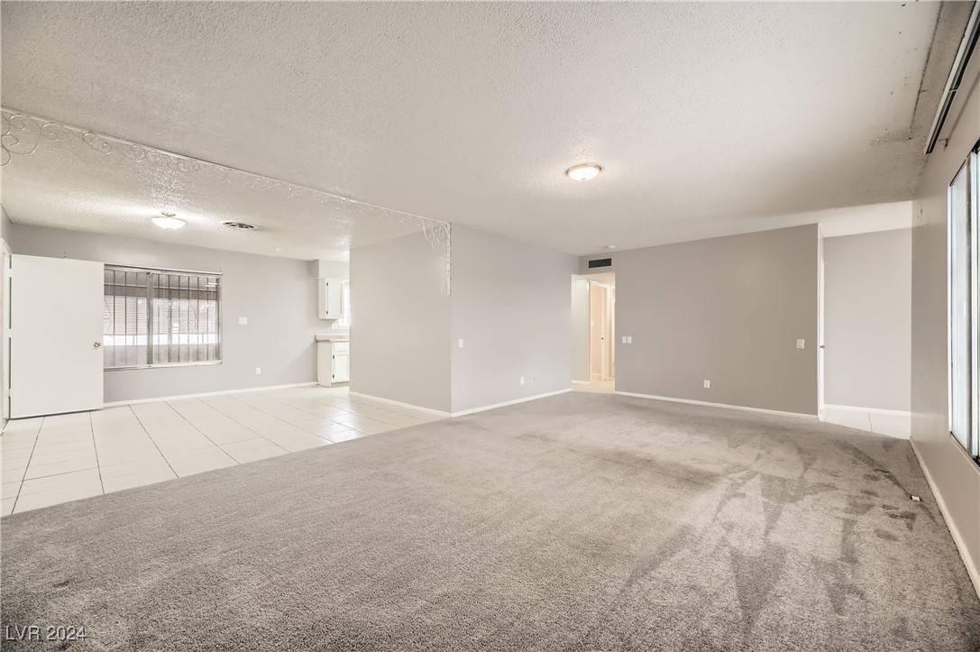Las Vegas, NV 89169,3187 Silver Saddle ST
