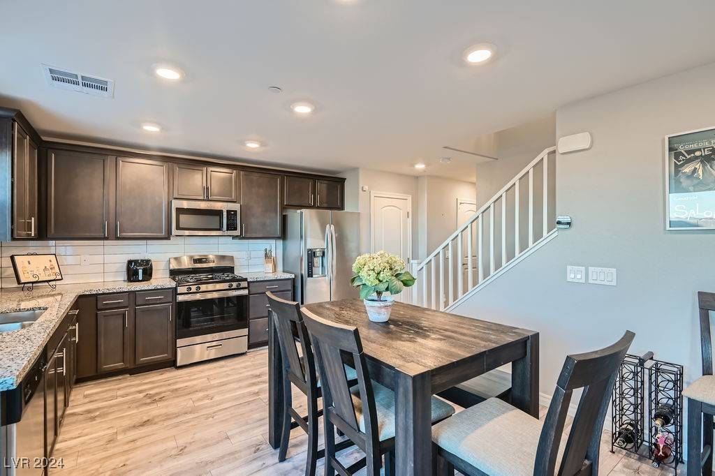 Henderson, NV 89012,296 Rain Quail WAY