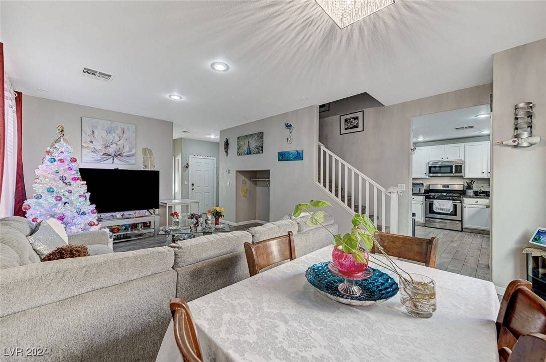 Las Vegas, NV 89122,6796 Pacific Craft LN