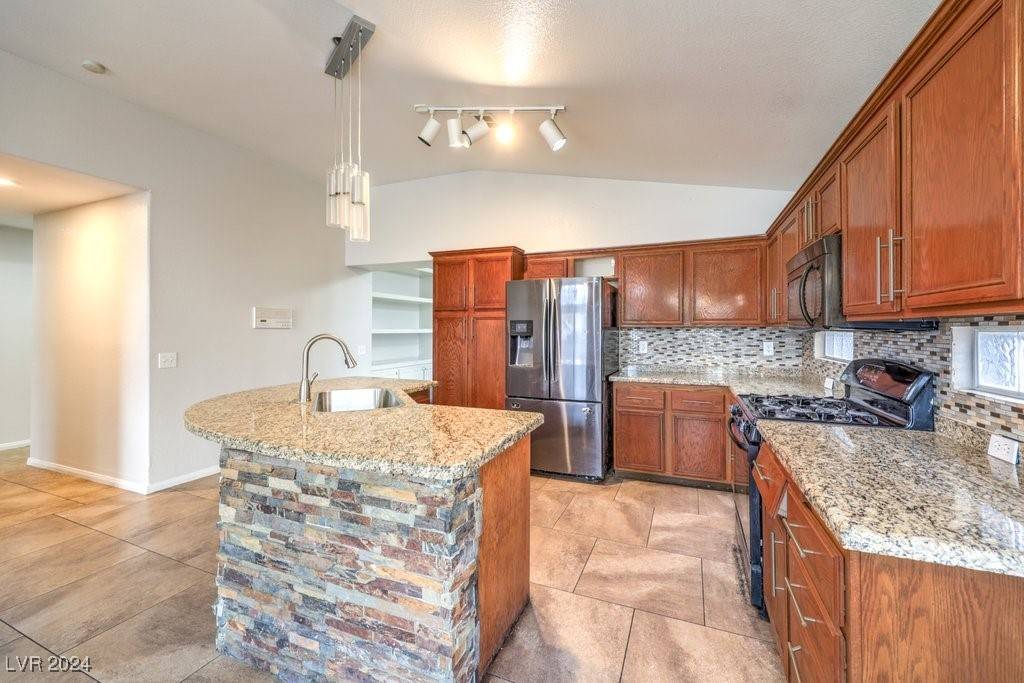 Las Vegas, NV 89142,1675 English Rose DR