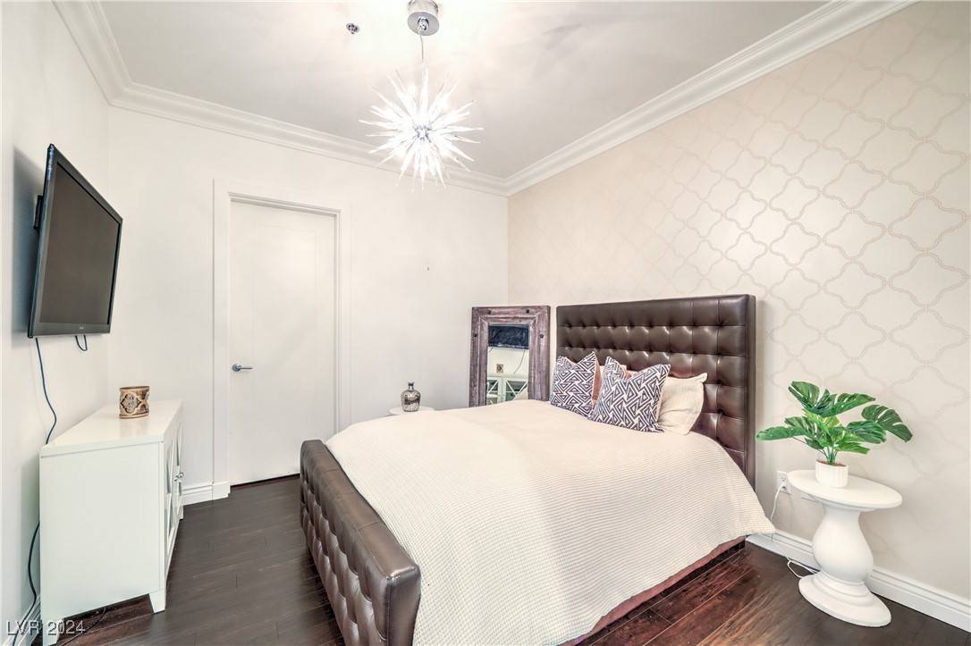Las Vegas, NV 89103,4525 Dean Martin DR #302