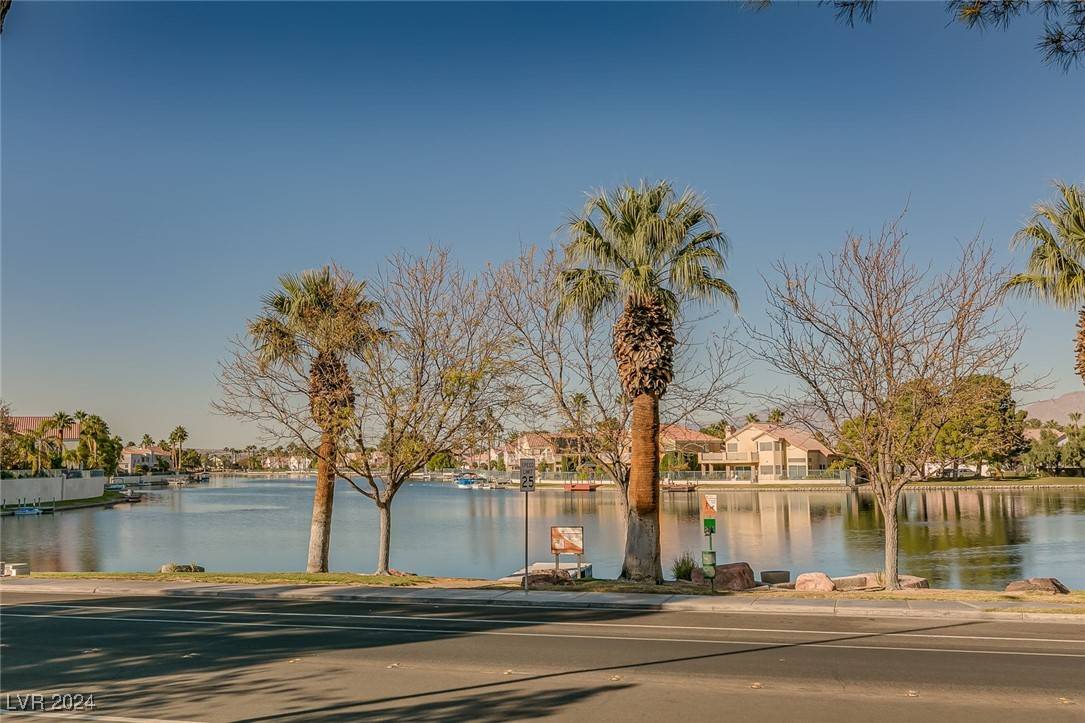 Las Vegas, NV 89128,7812 BLUEWATER DR #0